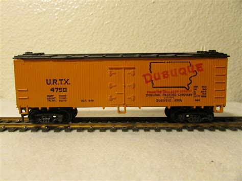 electric train box car u.r.t.x 4750 dubuque|Dubuque U.R.T.X 4750 Box Car Ho Scale Electric Train Black .